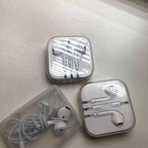 apple headphones bundle